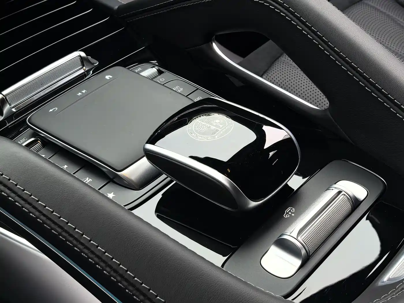 Mercedes-Benz GLS AMG 2024 AMG GLS 63 4MATIC+ фото 13