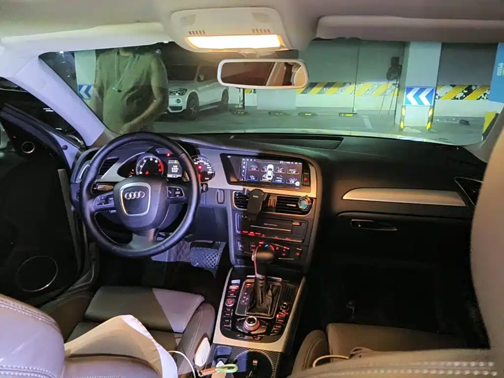 Photo 12 - Audi A4L