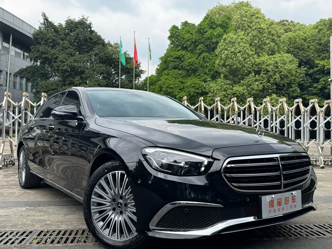 MERCEDES-BENZ E-CLASS