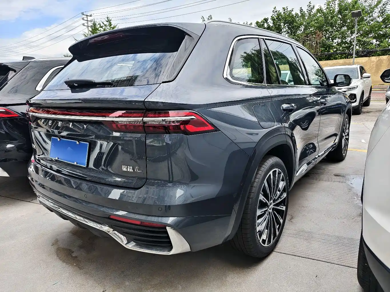 Photo 14 - Geely Monjaro