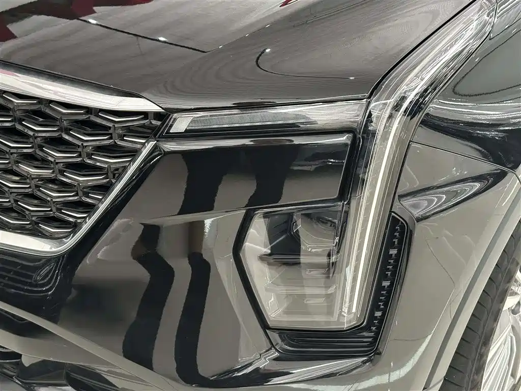 Cadillac XT4 2024 28T 2WD Premium фото 4