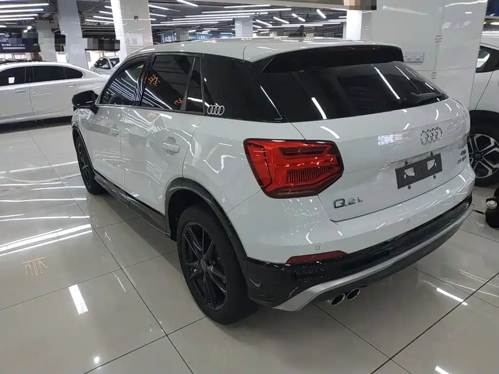 Audi Q2L 2019 2018 35 TFSI Launch Exclusive Edition China VI