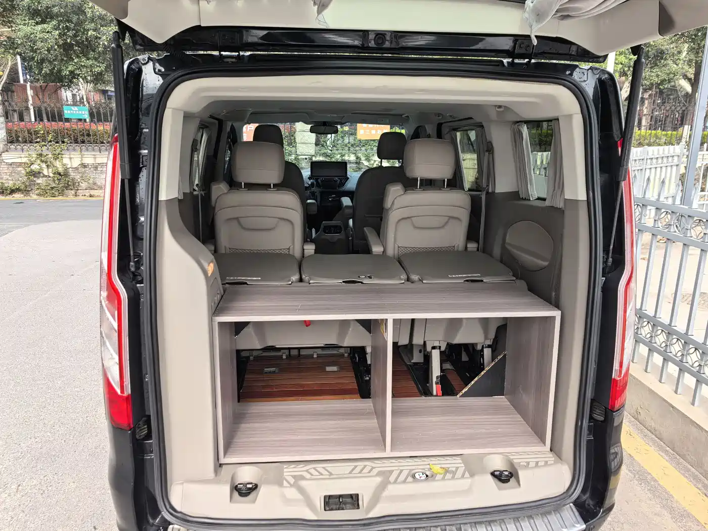 Ford Tourneo 2018 2017 2.0T Automatic Smart Elite Edition