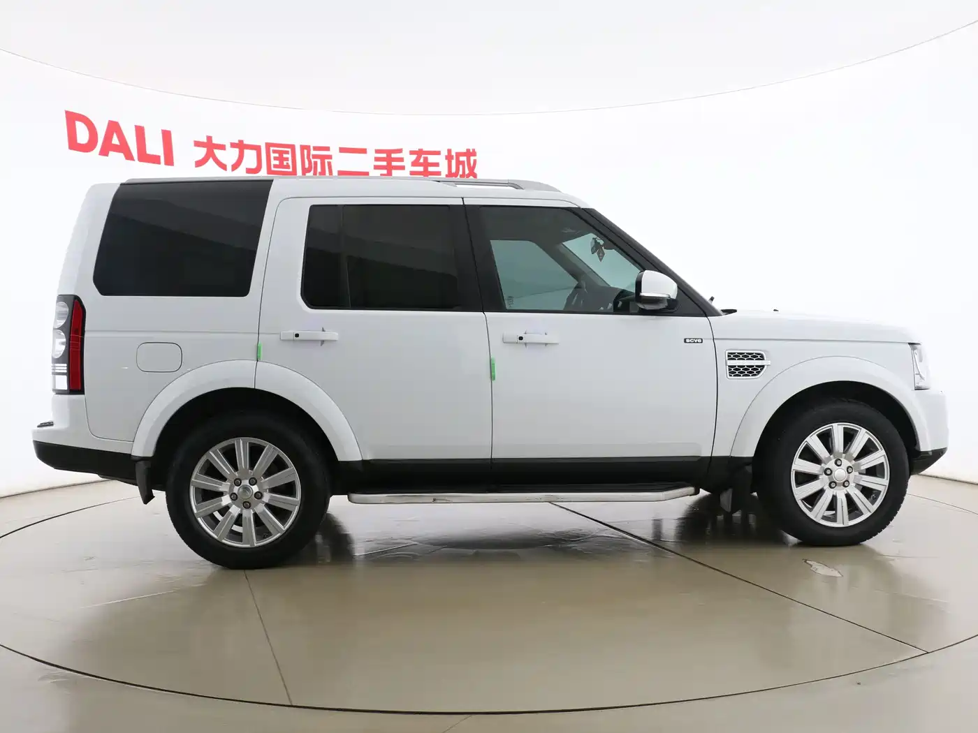 Land Rover Discovery 2015 3.0 SC V6 HSE фото 13