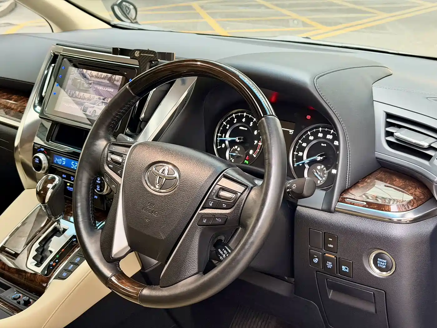 Toyota Alphard 2018 Facelift 3.5L Luxury Edition фото 5