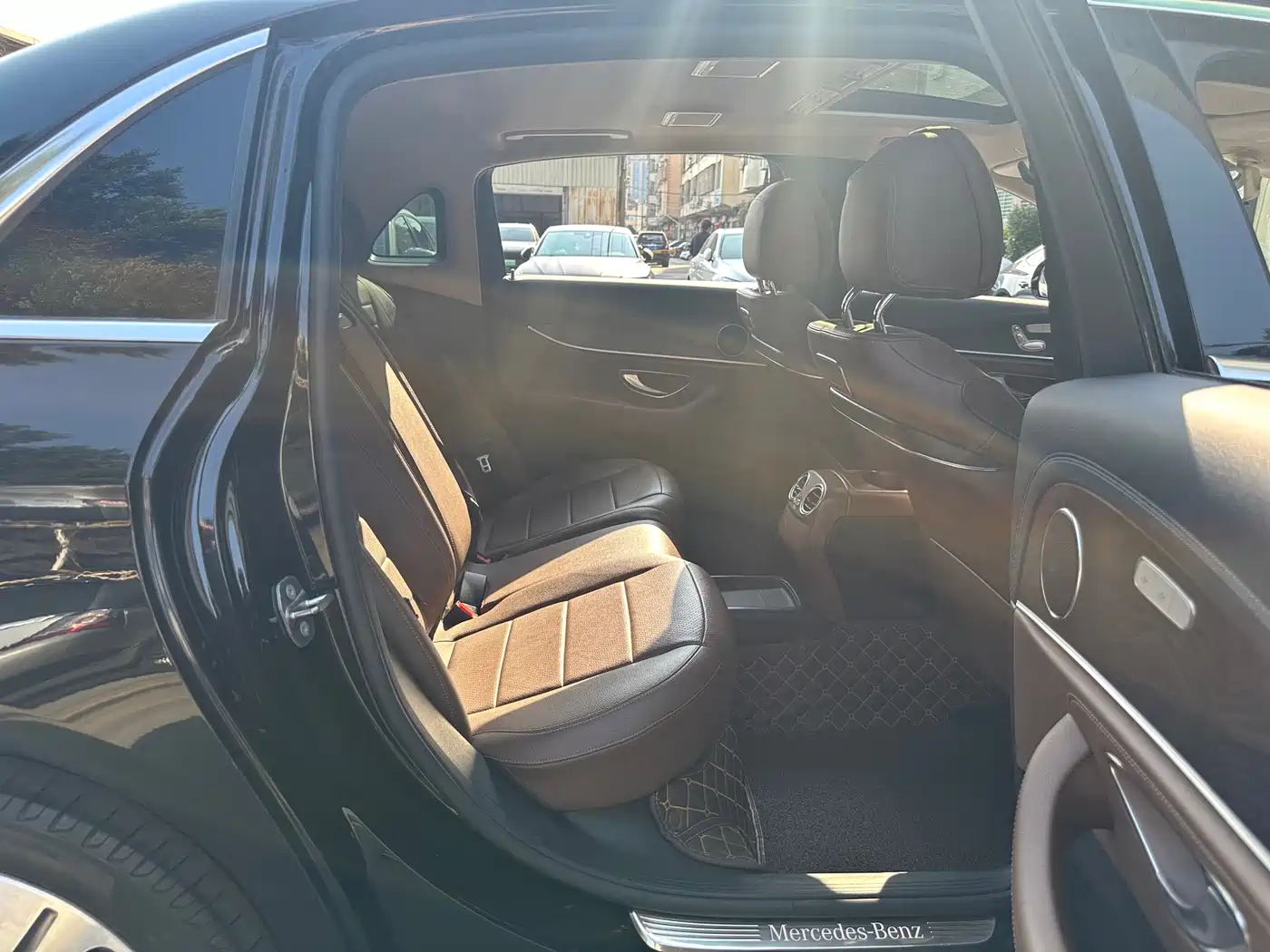 Mercedes-Benz E-Class 2016 E 200 L Sport Type фото 14