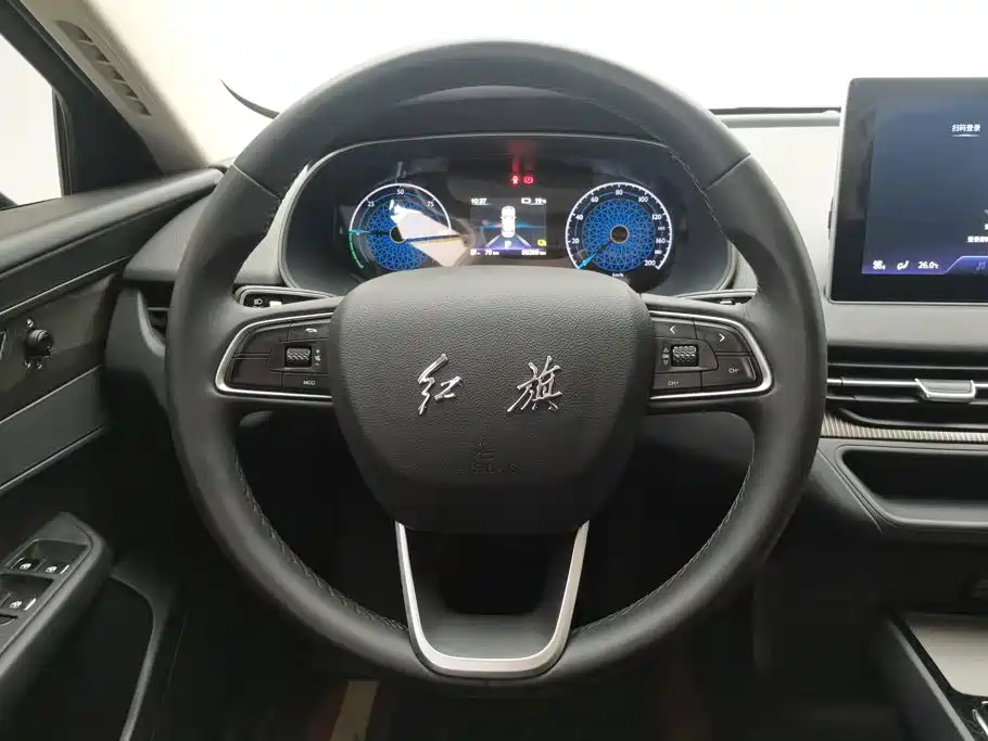 صورة 15 - Hongqi E-QM5