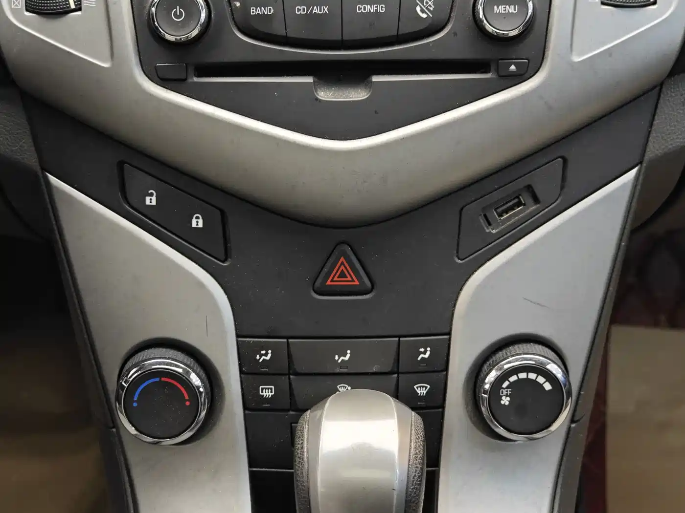 Chevrolet Cruze 2013 Model 1.8L SE AT фото 16
