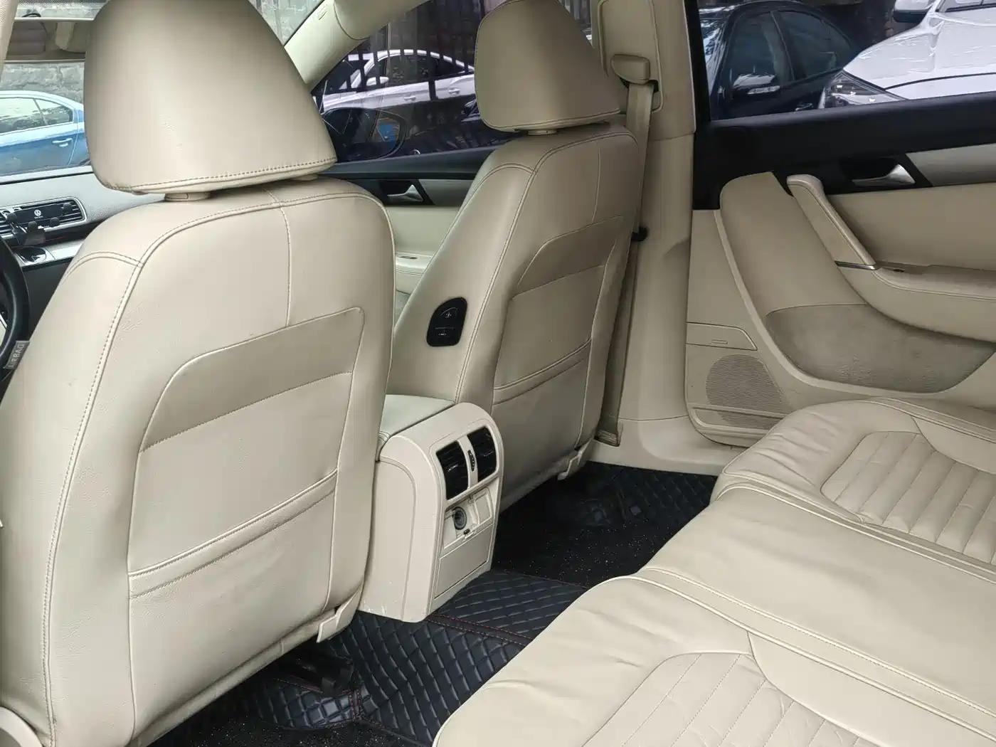 Volkswagen Magotan 2013 1.8TSI Luxury фото 6