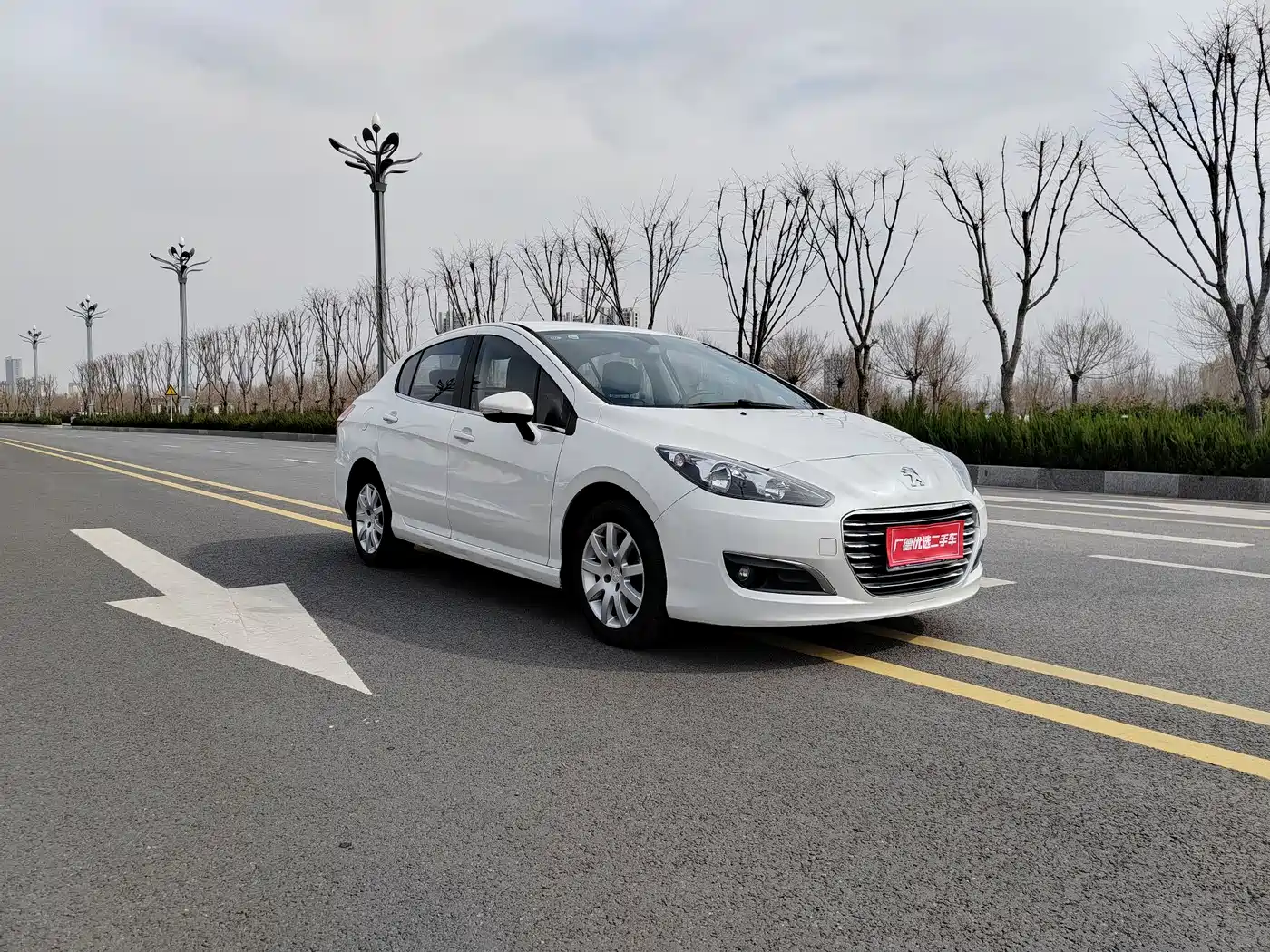 Peugeot 308 2014 Model Joy Edition Classic 1.6L Manual Superior Style фото 3