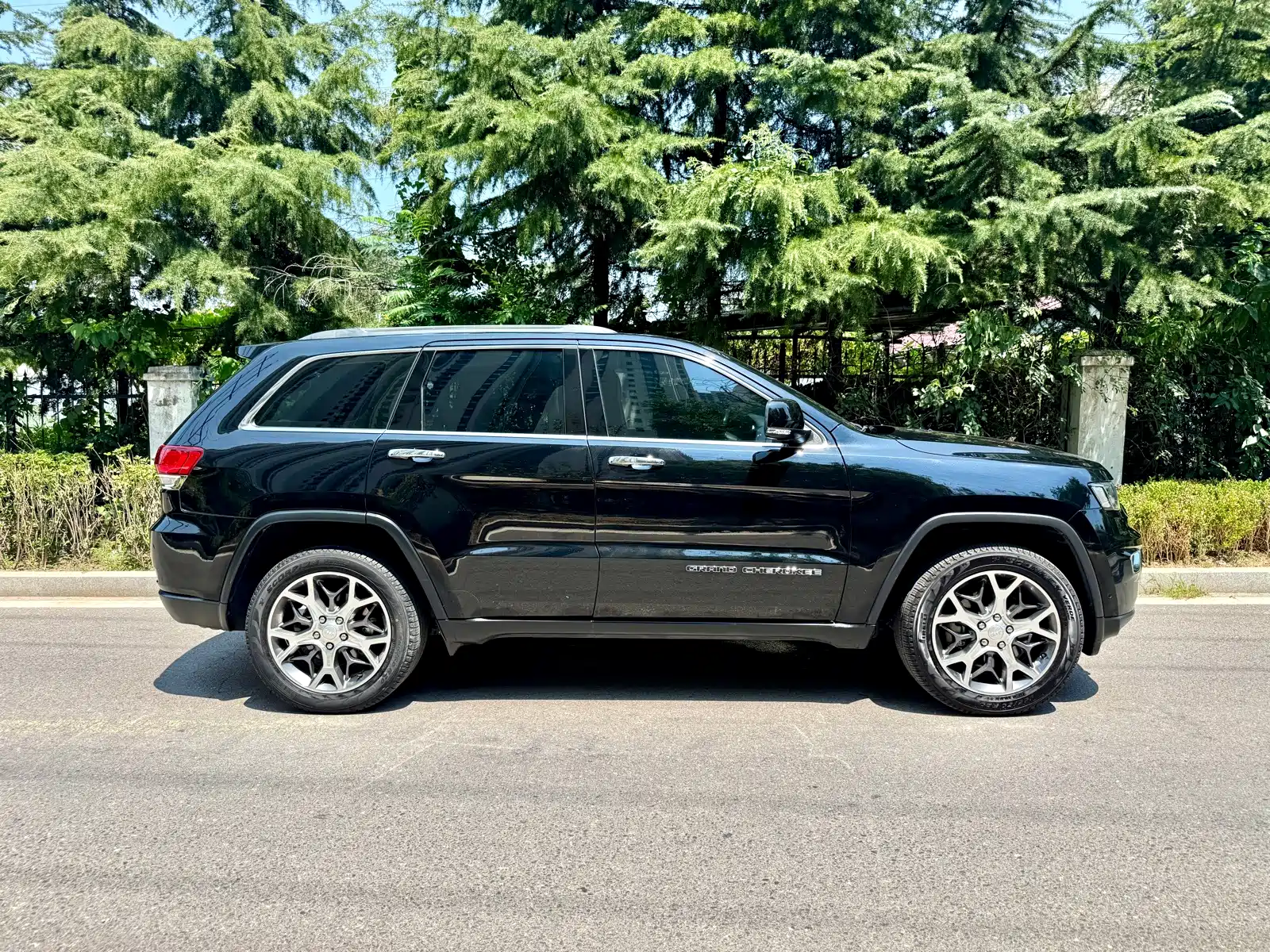صورة 6 - Jeep Grand Cherokee (Import)