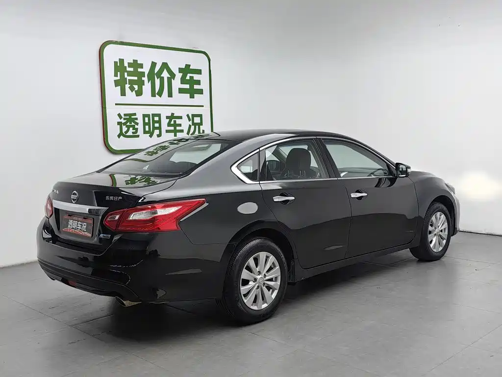 Фото 2 - Nissan Teana