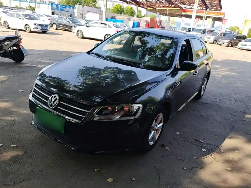 Volkswagen Lavida 2013 Facelift Classic 1.6L Automatic Trend фото 2