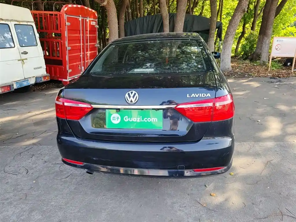 Volkswagen Lavida 2013 Facelift Classic 1.6L Automatic Trend фото 6