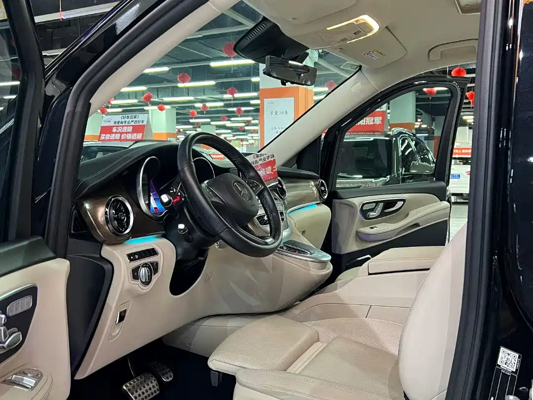 Mercedes-Benz V-Class 2022 V 260 L Long Wheelbase Luxury Edition фото 17