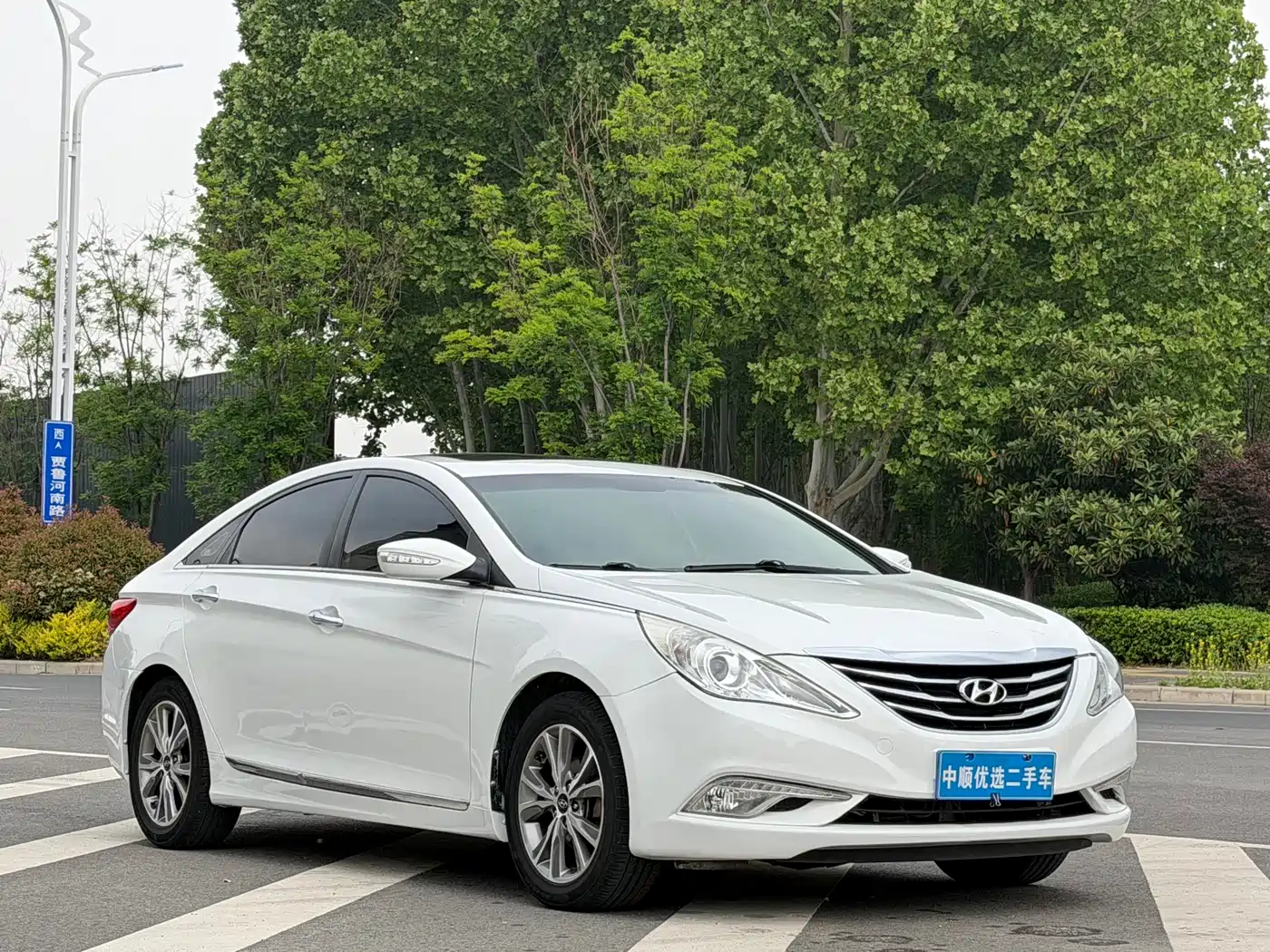 Hyundai Sonata 2014 2.0L Automatic Luxury фото 3