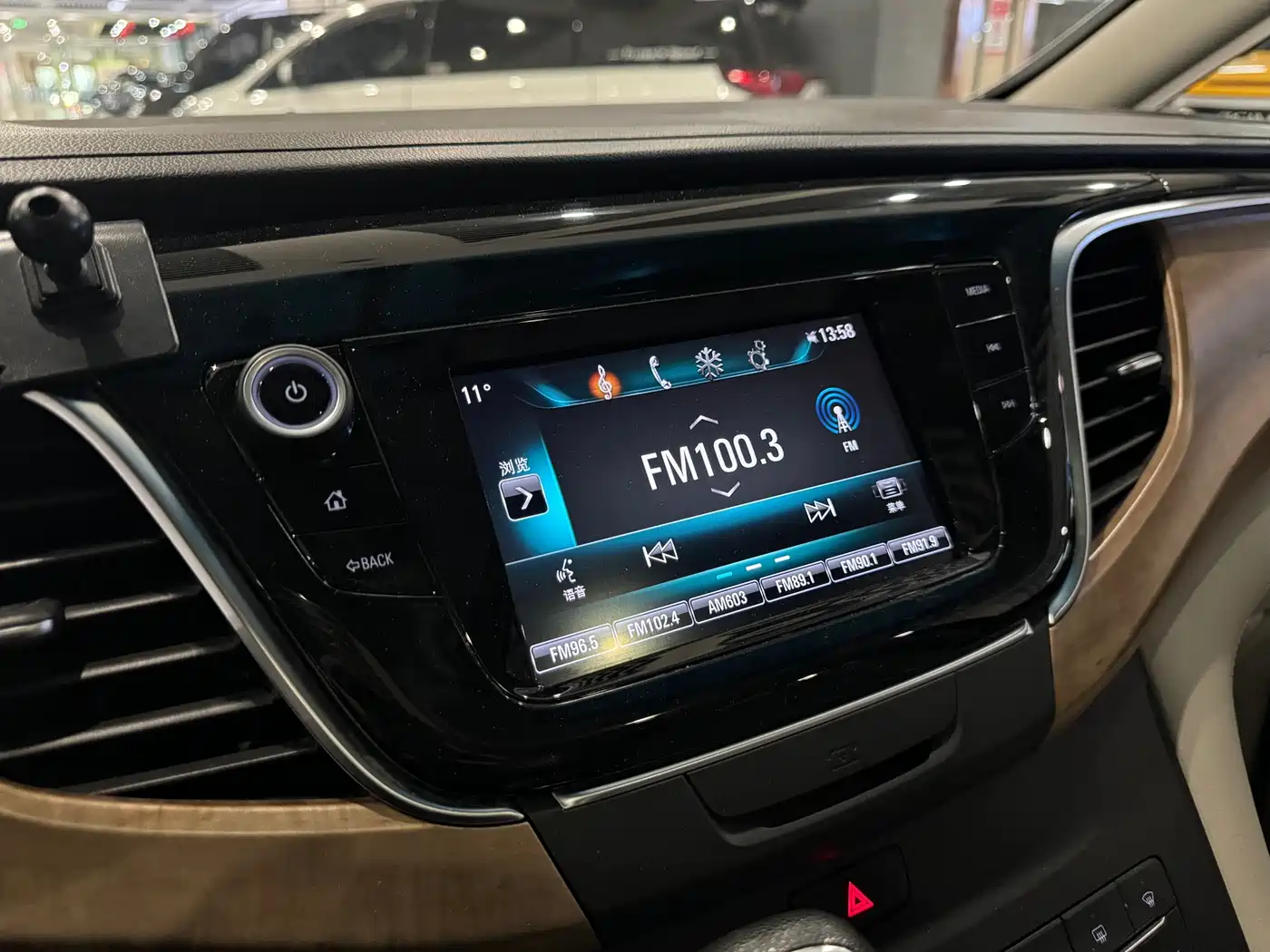 Buick GL8 2017 ES 28T Comfort Type China V фото 14