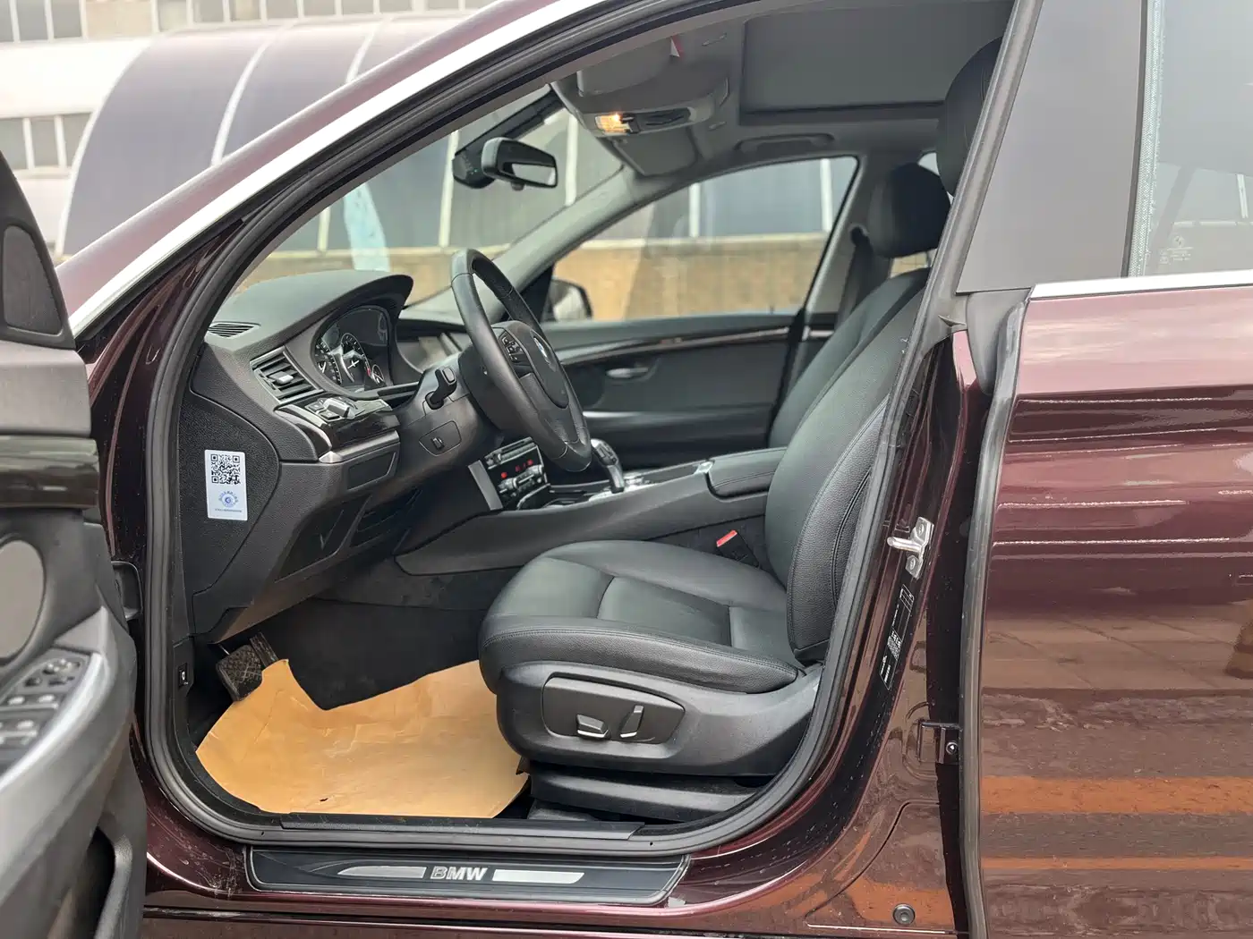 BMW 5 Series GT 2015 528i Leading фото 7