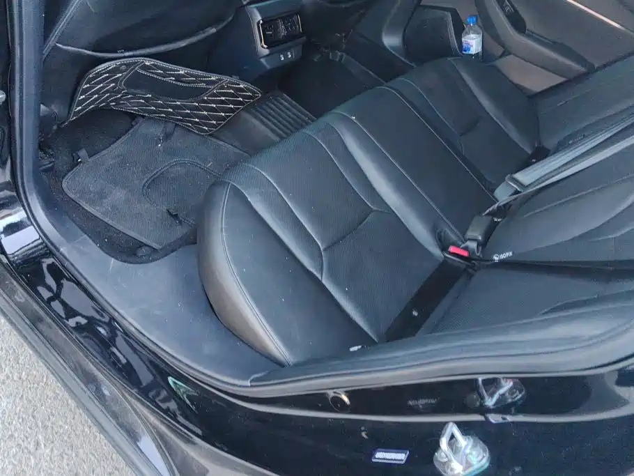 Photo 11 - Honda Accord