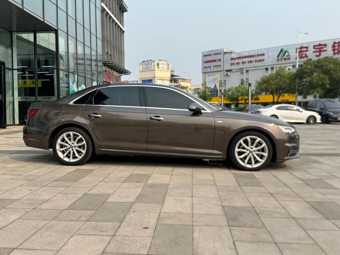 Audi A4L 2018 30th Anniversary 40 TFSI Fashion фото 4