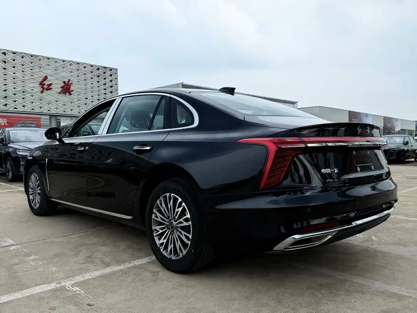 Hongqi H5 2026 2025 1.5T DCT Flag Rhythm 500,000 Units Memorial Edition