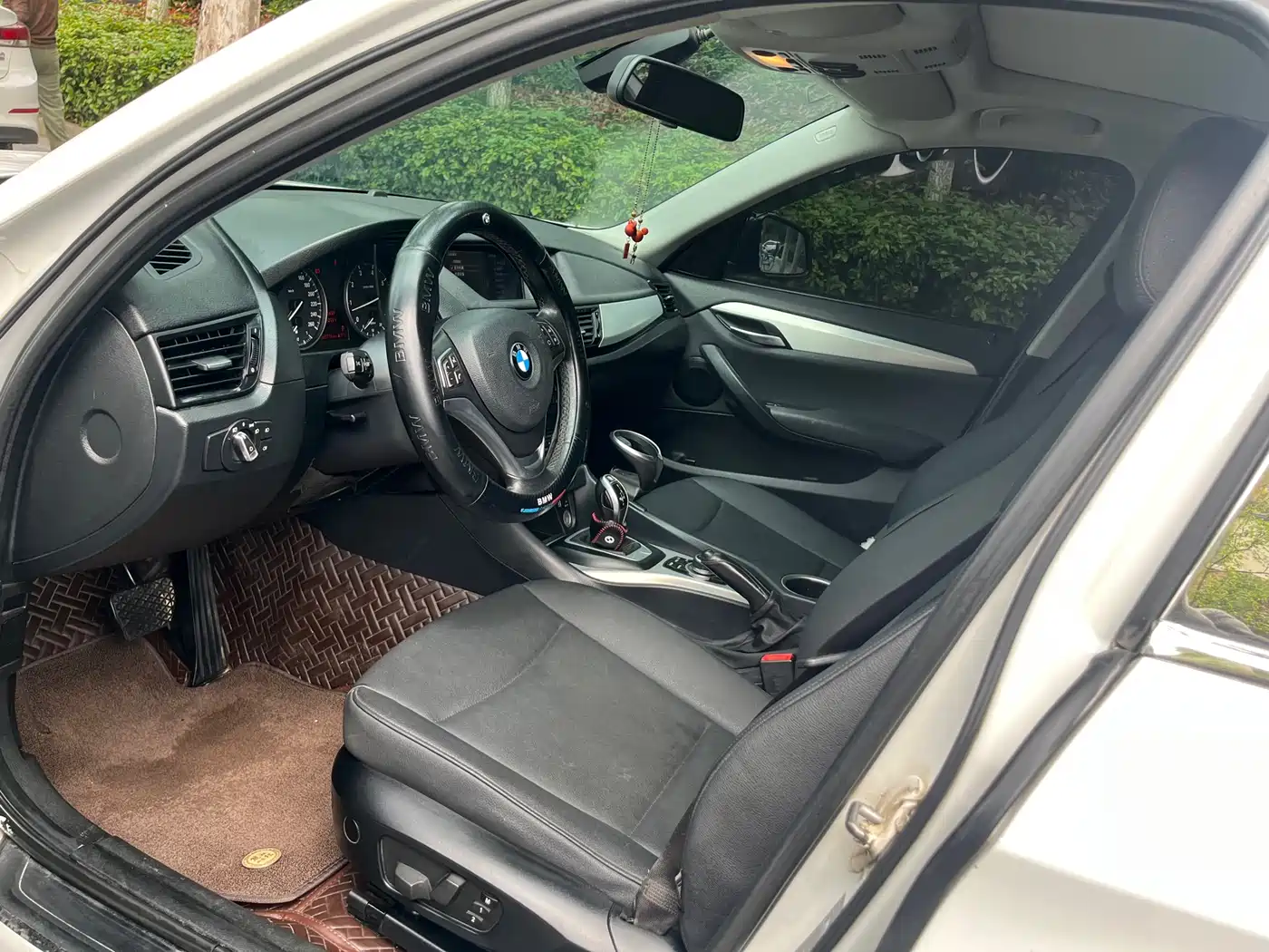 BMW X1 2014 sDrive18i Leading Edition фото 7