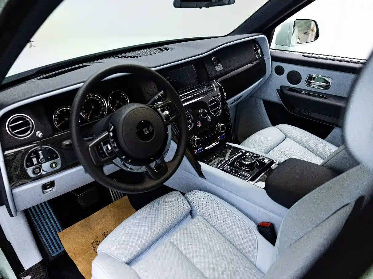 Фото 10 - Rolls-Royce Cullinan