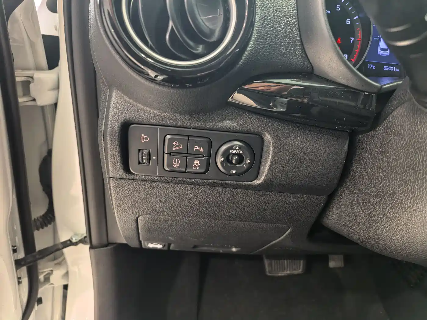 Kia KX1 2021 1.4L CVT Fun Sunroof Version фото 6