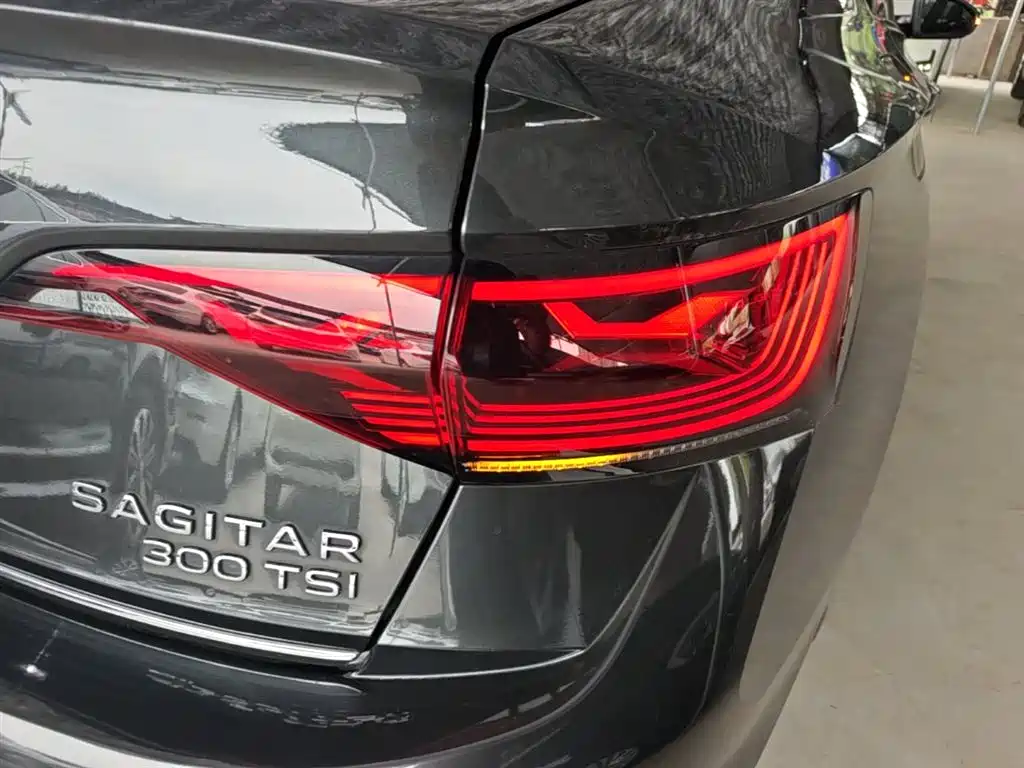 Volkswagen Sagitar 2023 300TSI DSG Excellence Edition фото 8