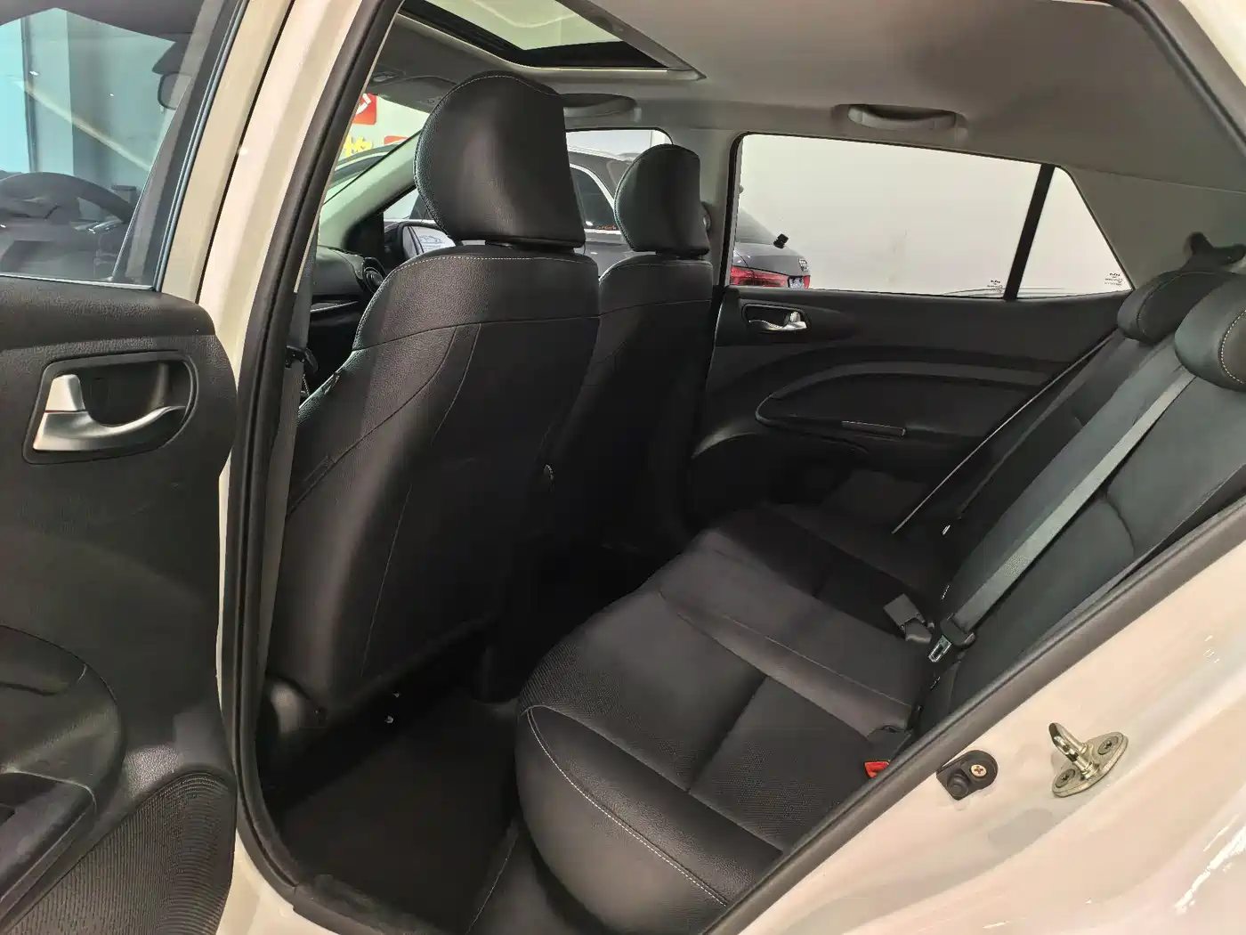 Kia KX1 2021 1.4L CVT Fun Sunroof Version фото 13