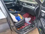 Photo 8 - Infiniti QX50