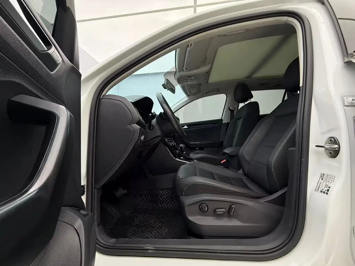 Volkswagen T-ROC 2022 280TSI DSG 2WD Comfort PLUS фото 19