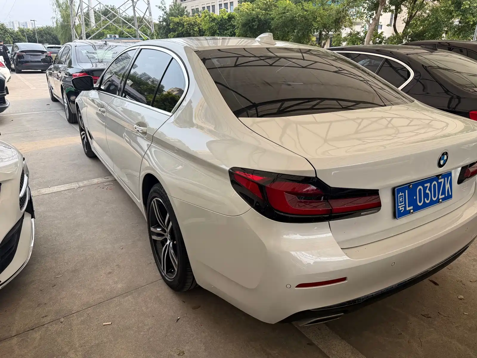 Photo 6 - BMW 5 Series