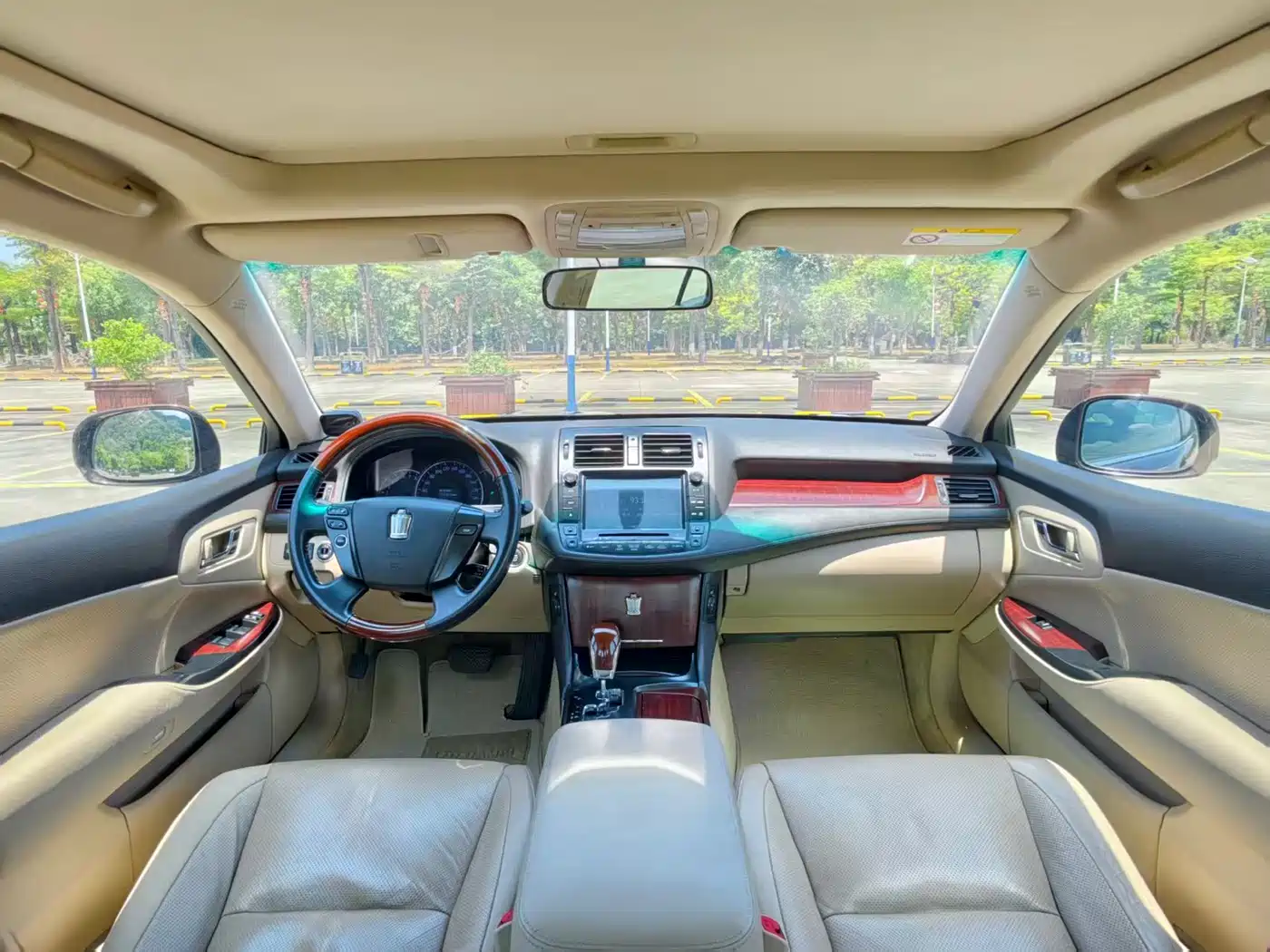 Фото 6 - Toyota Crown