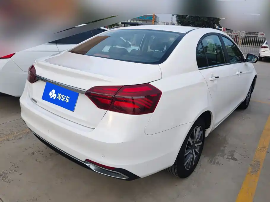 Фото 3 - Geely Emgrand