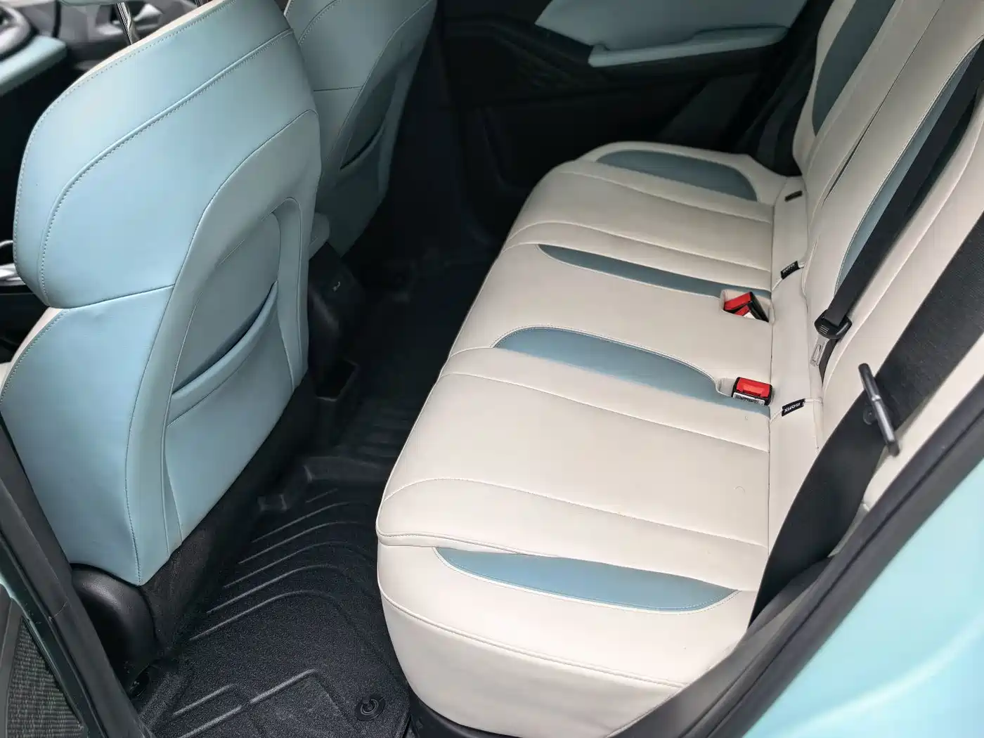 Geely Geometry E Firefly 2023 2024 Model 401km Fluorescent