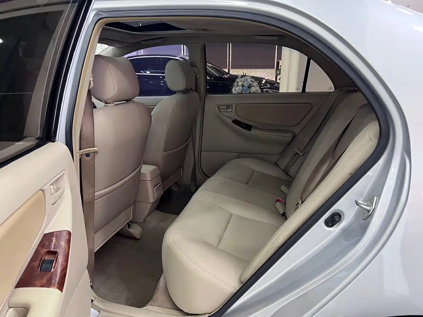 Toyota Corolla 2013 1.6L Automatic Excellence Edition фото 9