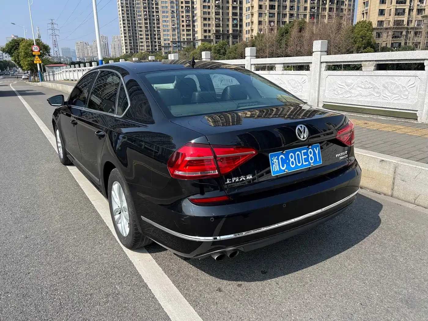 Volkswagen Passat 2016 280TSI DSG Honor Edition фото 4