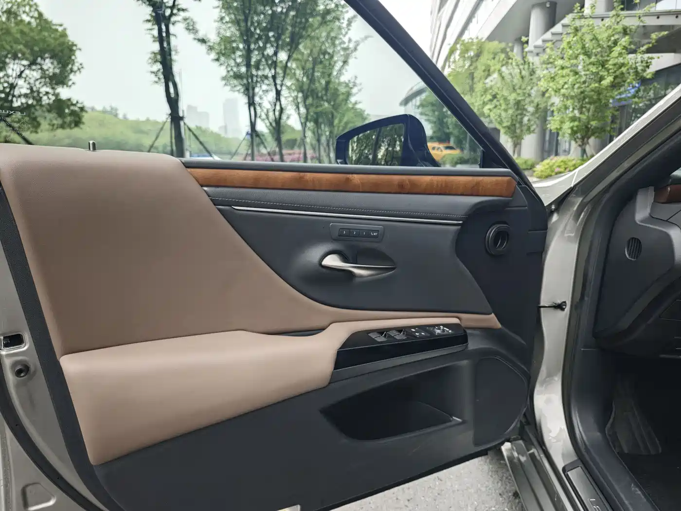 Lexus ES 2024 200 Premium Edition фото 11