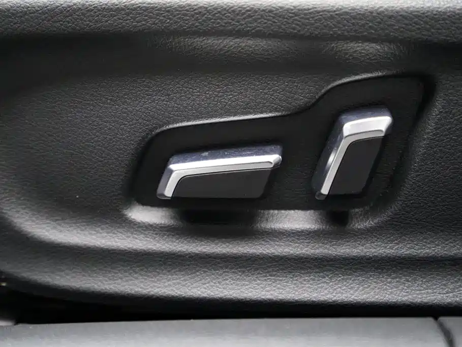 Besturn B70 2024 2023 Model 3rd Gen 1.5T Automatic Delight 70th Anniversary Edition