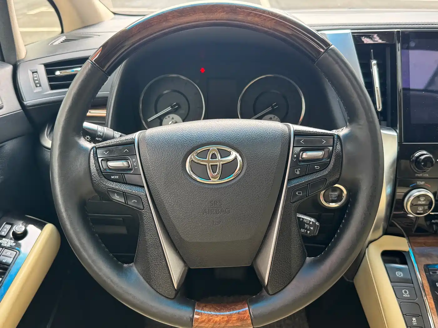 Toyota Alphard 2015 3.5L Premium Edition фото 15