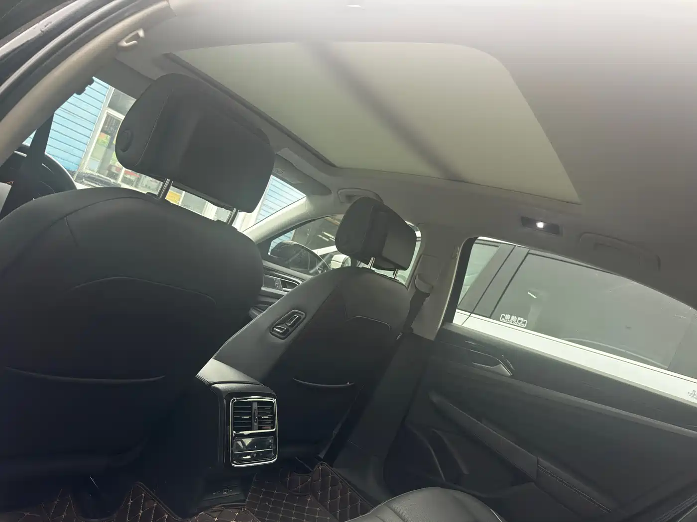 Volkswagen Passat 2024 280TSI Elite Edition фото 7