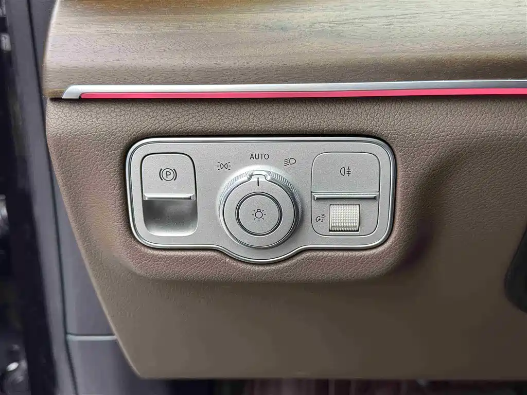 Mercedes-Benz GLE 2024 GLE 450 4MATIC Fashion фото 17