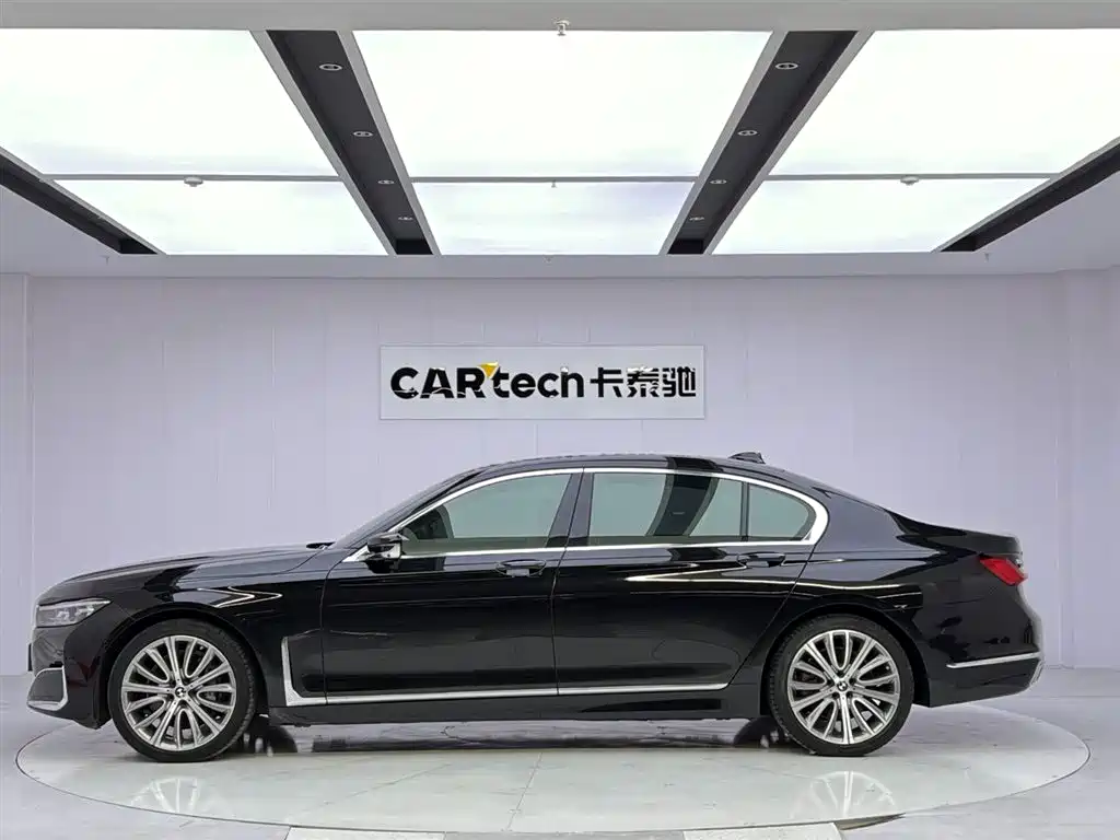 BMW 7 Series 2019 740Li Leading Luxury Package фото 2
