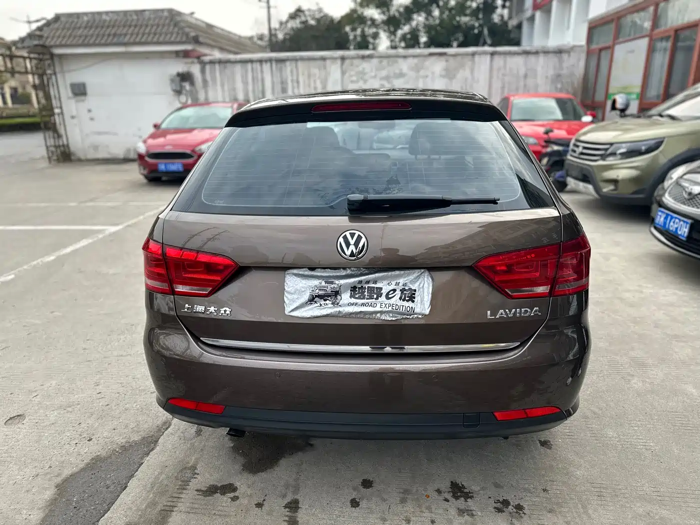 Volkswagen Lavida Tour 2013 1.6L Automatic Comfort фото 5