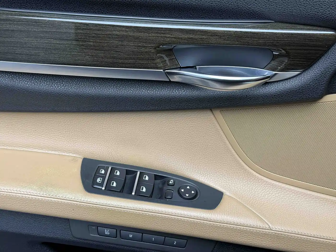 BMW 7 Series 2009 Model 740Li Leading Edition фото 14