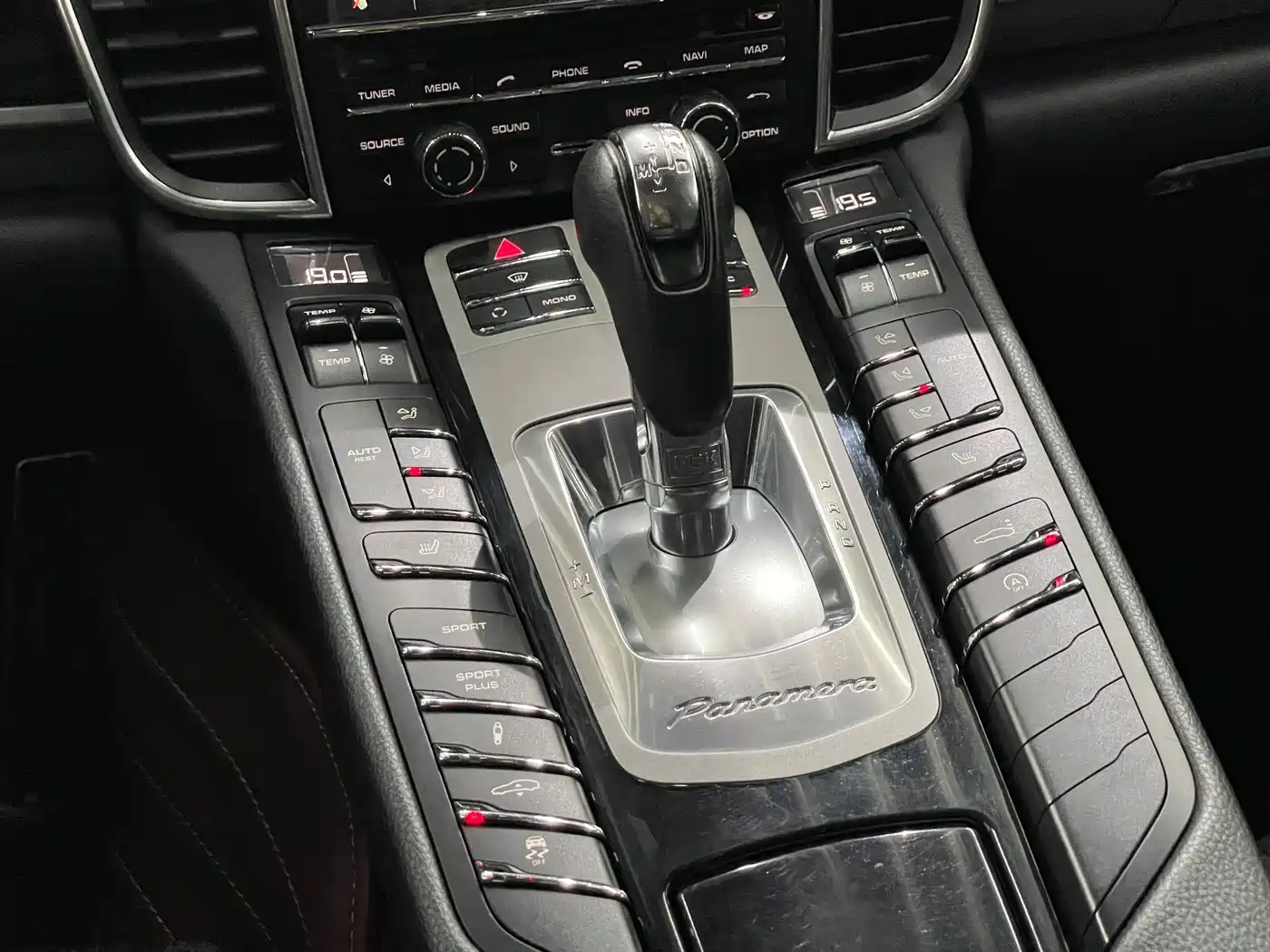 Porsche Panamera 2013 Panamera Platinum Edition 3.6L фото 19