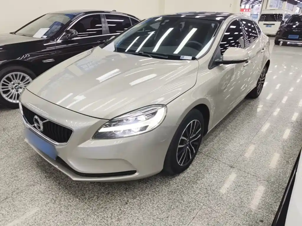 صورة 1 - Volvo V40