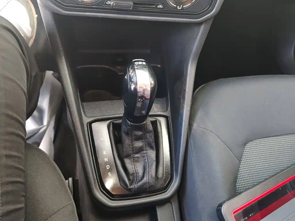 Фото 14 - Volkswagen Jetta