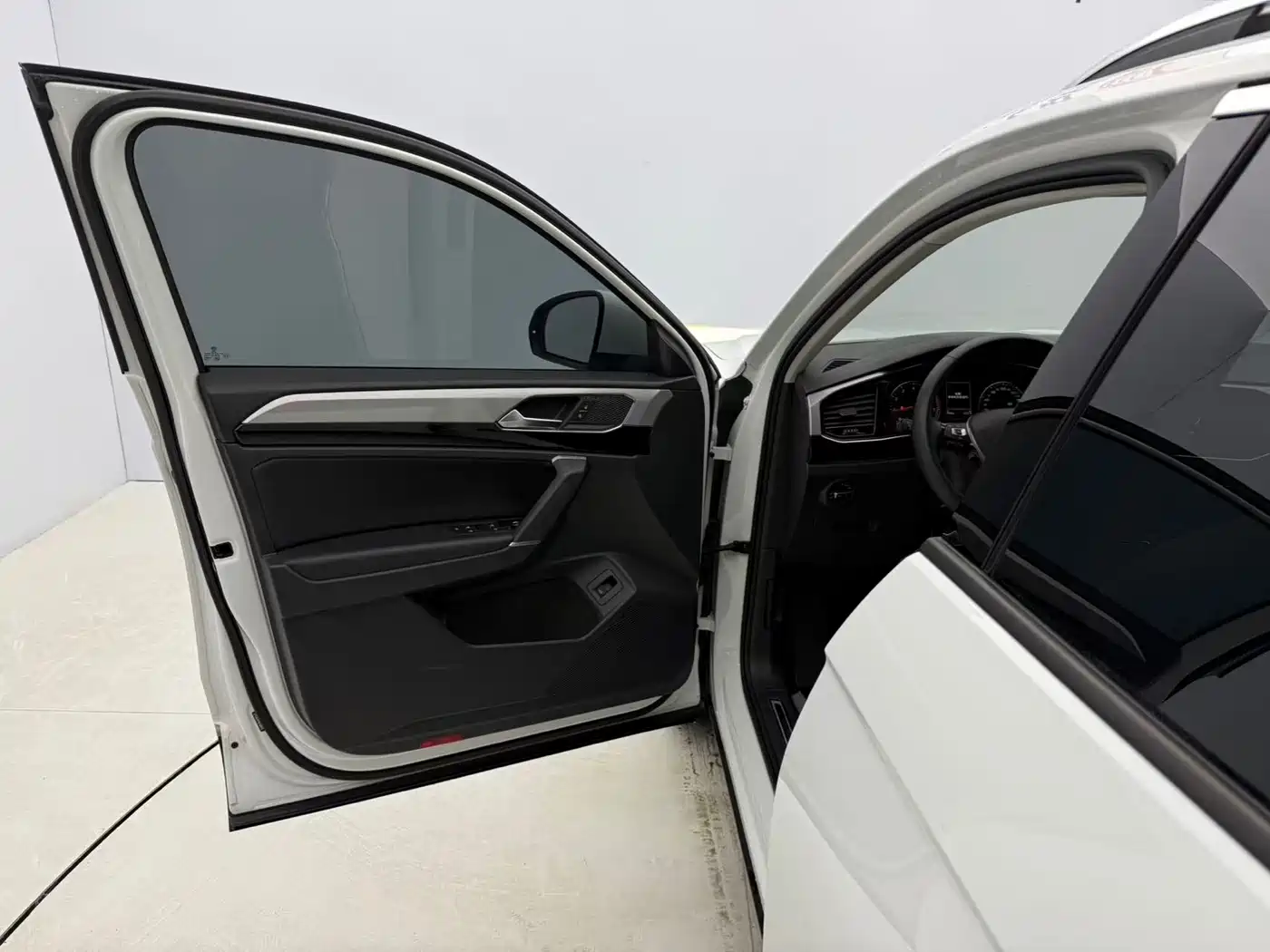 Volkswagen Tayron 2022 280TSI 2WD Luxury Smart Connect Edition фото 22